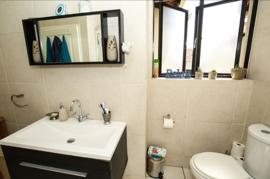 To Let 2 Bedroom Property for Rent in Greenstone Hill Gauteng