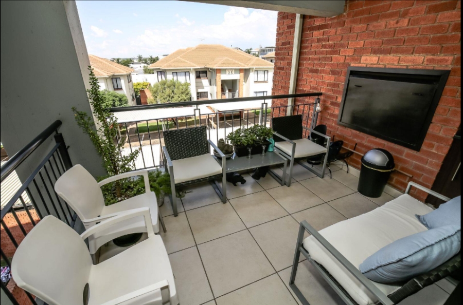 To Let 2 Bedroom Property for Rent in Greenstone Hill Gauteng