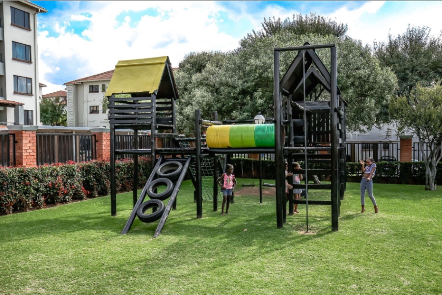 To Let 2 Bedroom Property for Rent in Greenstone Hill Gauteng
