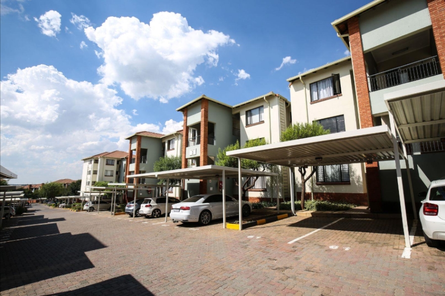 To Let 2 Bedroom Property for Rent in Greenstone Hill Gauteng