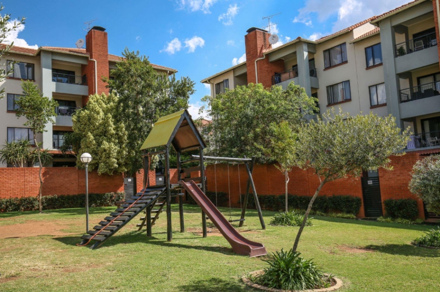 To Let 2 Bedroom Property for Rent in Greenstone Hill Gauteng
