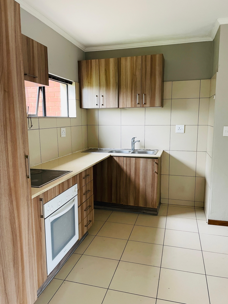 To Let 2 Bedroom Property for Rent in Jackal Creek Golf Estate Gauteng