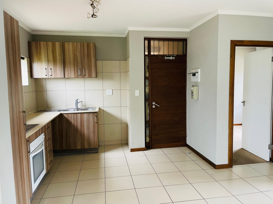 To Let 2 Bedroom Property for Rent in Jackal Creek Golf Estate Gauteng