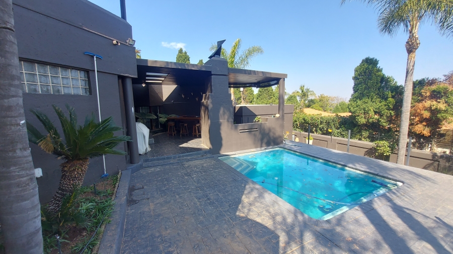 4 Bedroom Property for Sale in Waterkloof Ridge Gauteng