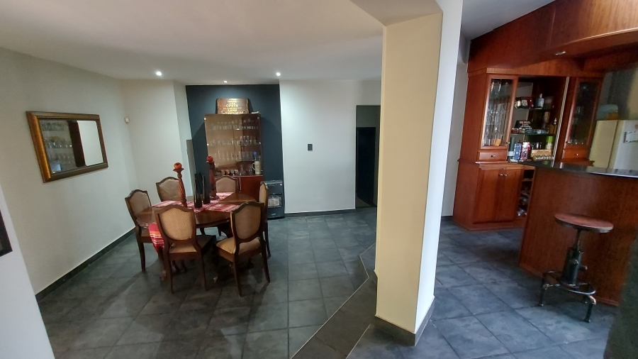 4 Bedroom Property for Sale in Waterkloof Ridge Gauteng