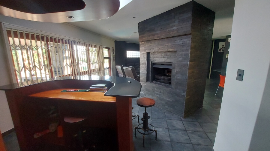 4 Bedroom Property for Sale in Waterkloof Ridge Gauteng