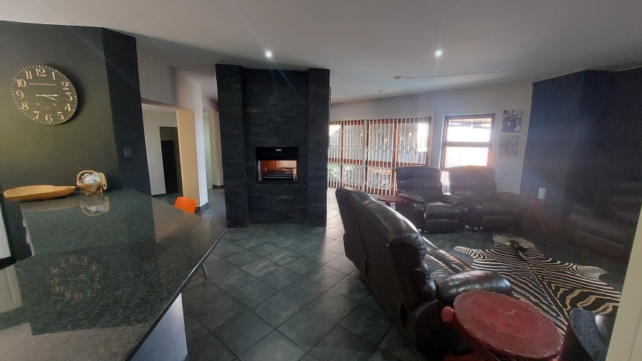 4 Bedroom Property for Sale in Waterkloof Ridge Gauteng