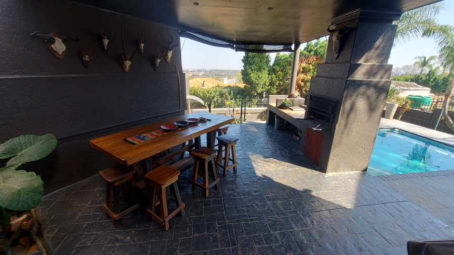4 Bedroom Property for Sale in Waterkloof Ridge Gauteng