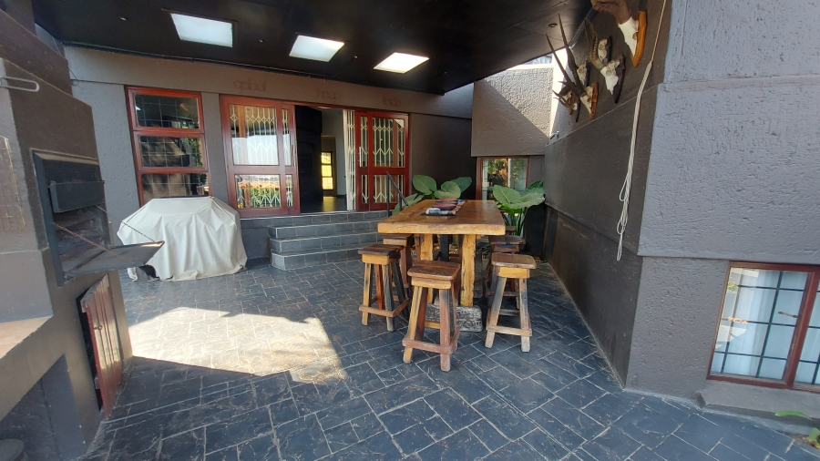 4 Bedroom Property for Sale in Waterkloof Ridge Gauteng