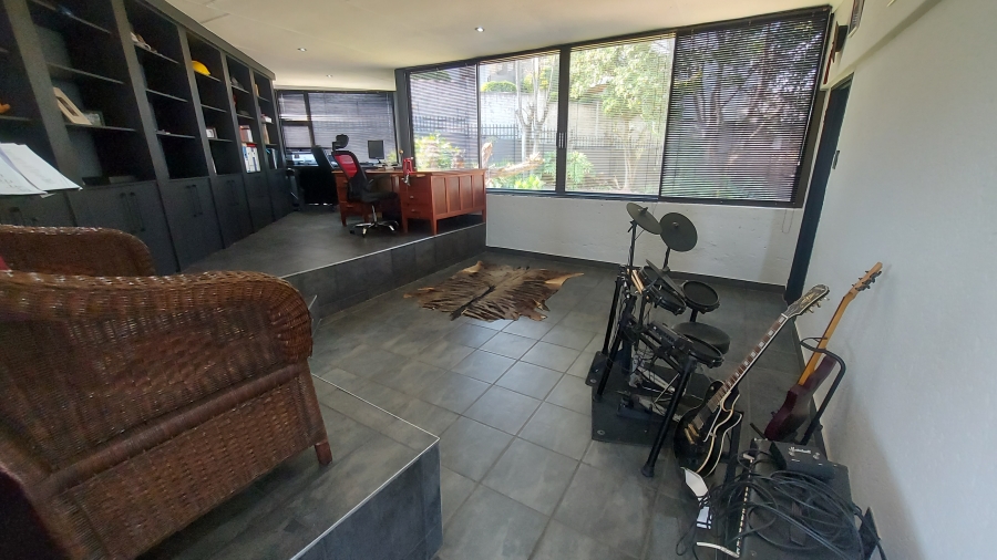 4 Bedroom Property for Sale in Waterkloof Ridge Gauteng