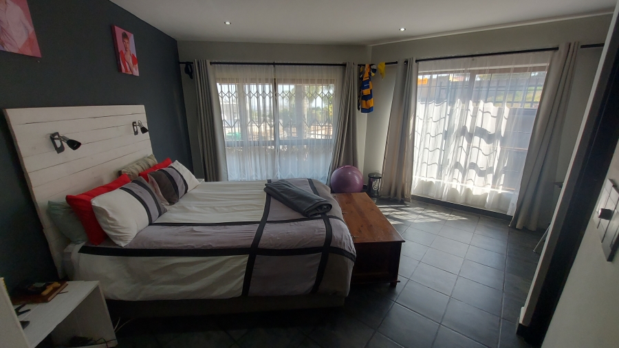 4 Bedroom Property for Sale in Waterkloof Ridge Gauteng