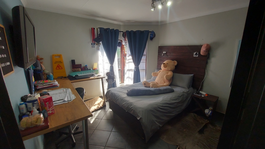 4 Bedroom Property for Sale in Waterkloof Ridge Gauteng