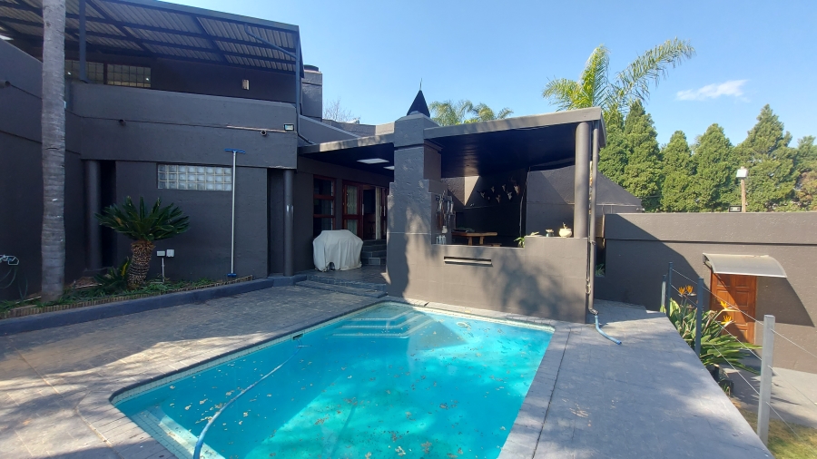 4 Bedroom Property for Sale in Waterkloof Ridge Gauteng