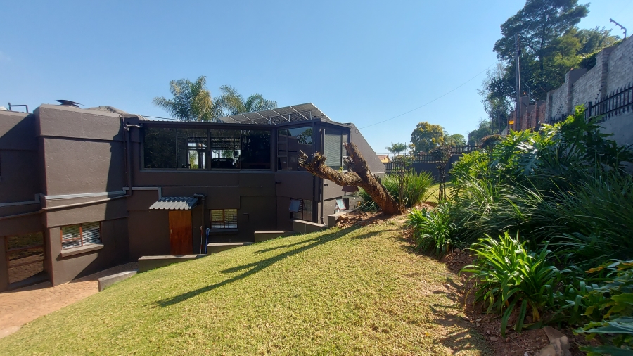 4 Bedroom Property for Sale in Waterkloof Ridge Gauteng