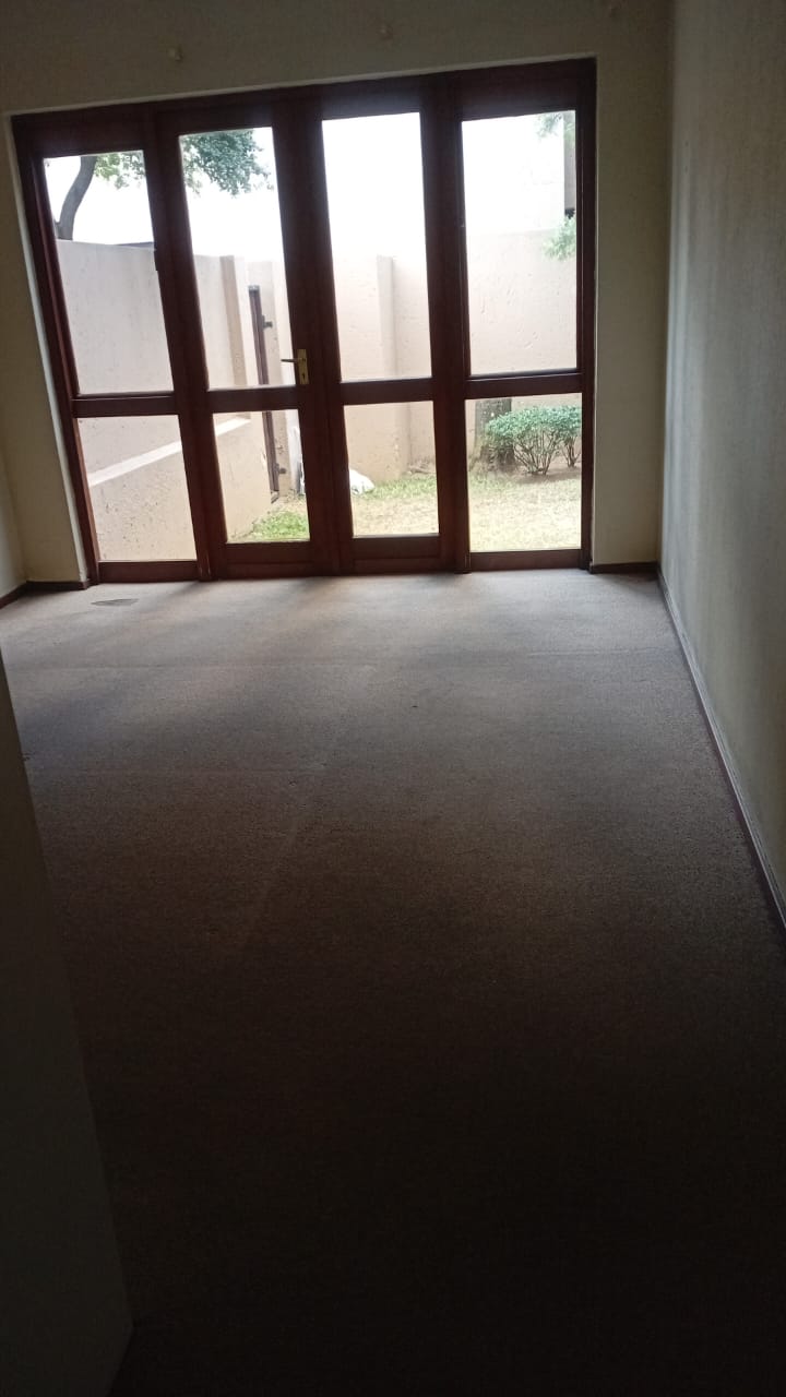 To Let 2 Bedroom Property for Rent in Sunninghill Gauteng