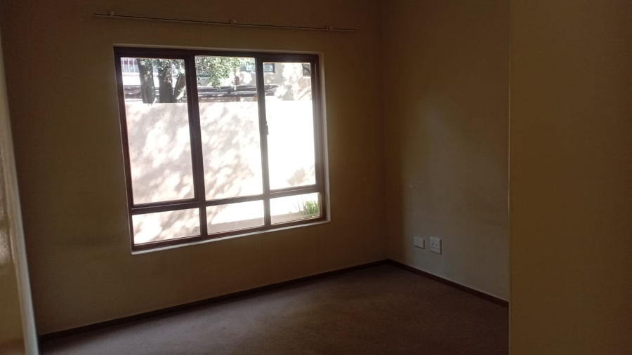 To Let 2 Bedroom Property for Rent in Sunninghill Gauteng