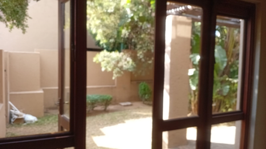 To Let 2 Bedroom Property for Rent in Sunninghill Gauteng