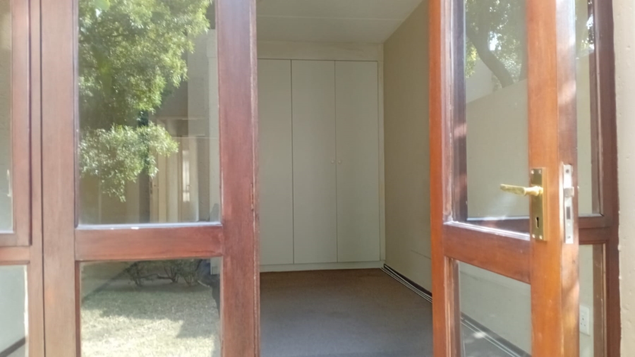 To Let 2 Bedroom Property for Rent in Sunninghill Gauteng