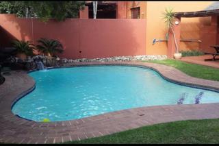 To Let 2 Bedroom Property for Rent in Sunninghill Gauteng