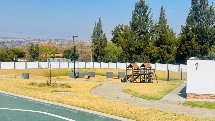 To Let 3 Bedroom Property for Rent in Glen Austin Gauteng