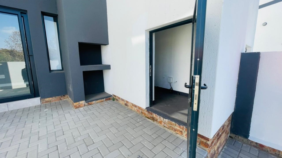 To Let 3 Bedroom Property for Rent in Glen Austin Gauteng
