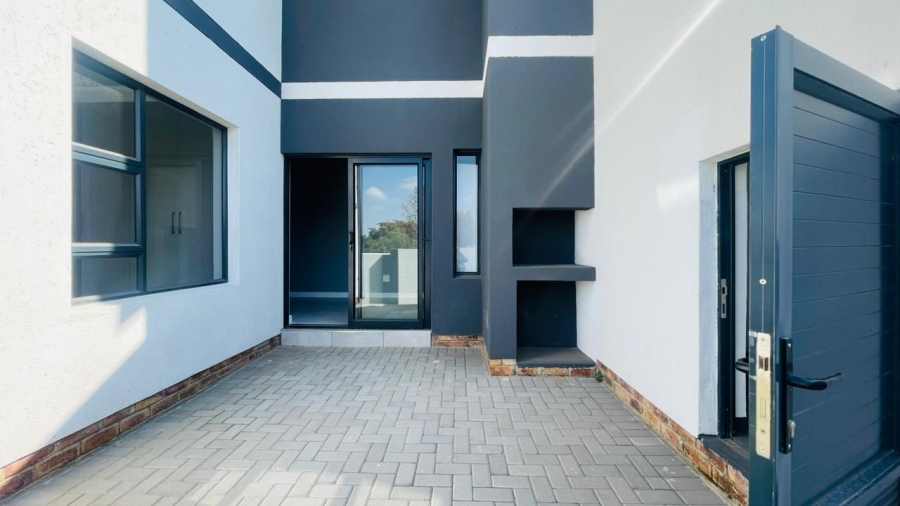 To Let 3 Bedroom Property for Rent in Glen Austin Gauteng