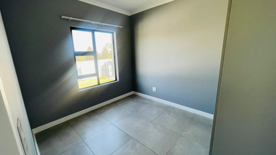To Let 3 Bedroom Property for Rent in Glen Austin Gauteng