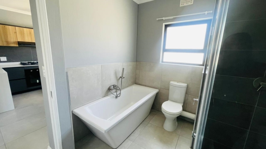 To Let 3 Bedroom Property for Rent in Glen Austin Gauteng