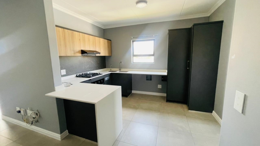 To Let 3 Bedroom Property for Rent in Glen Austin Gauteng