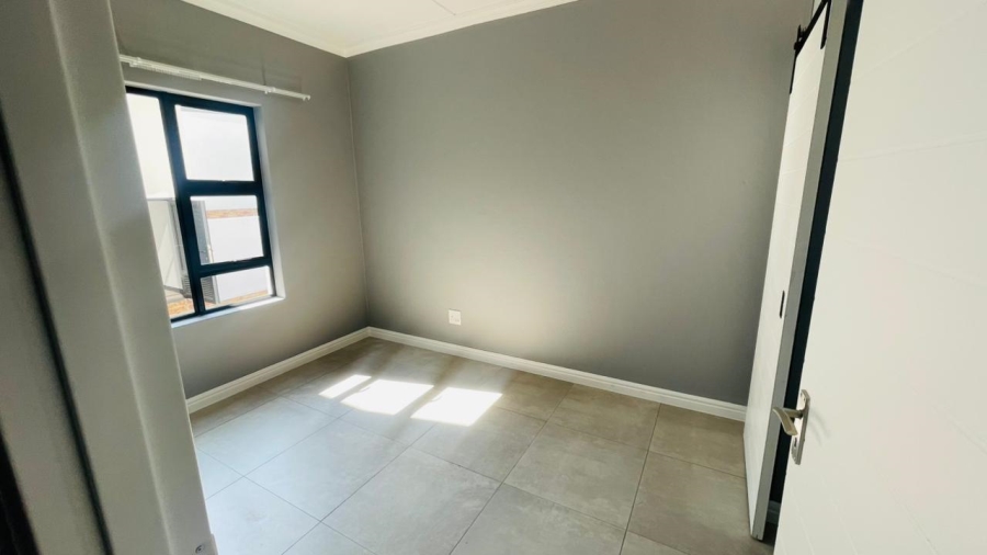 To Let 3 Bedroom Property for Rent in Glen Austin Gauteng