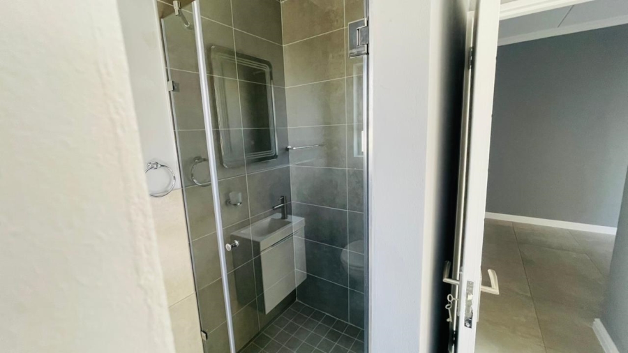 To Let 3 Bedroom Property for Rent in Glen Austin Gauteng