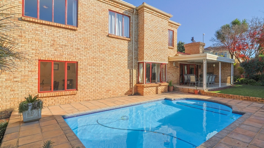 4 Bedroom Property for Sale in Tres Jolie Gauteng