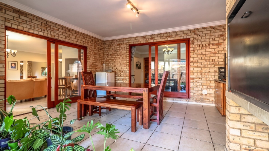 4 Bedroom Property for Sale in Tres Jolie Gauteng