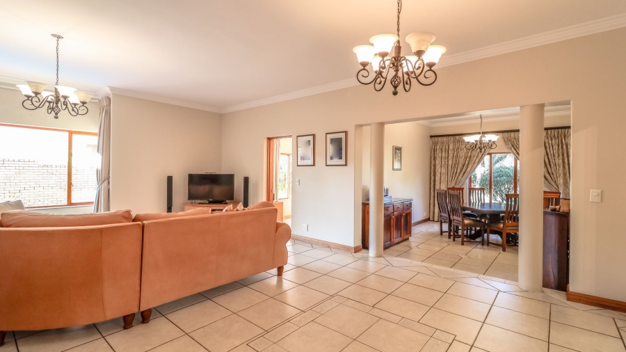 4 Bedroom Property for Sale in Tres Jolie Gauteng