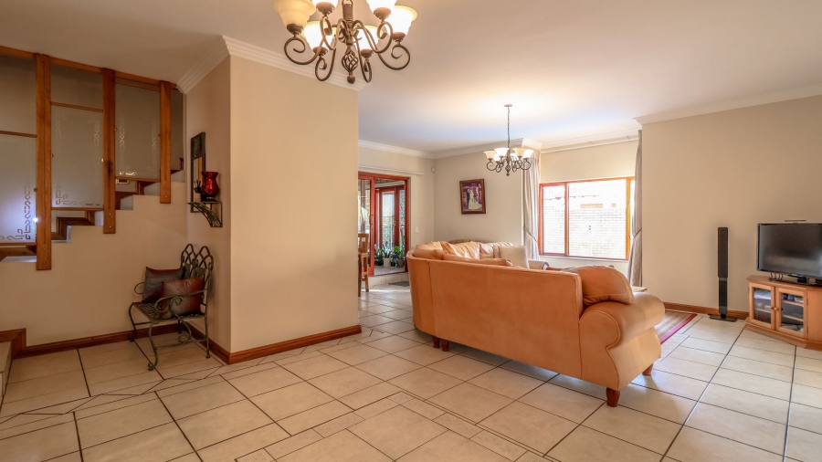 4 Bedroom Property for Sale in Tres Jolie Gauteng