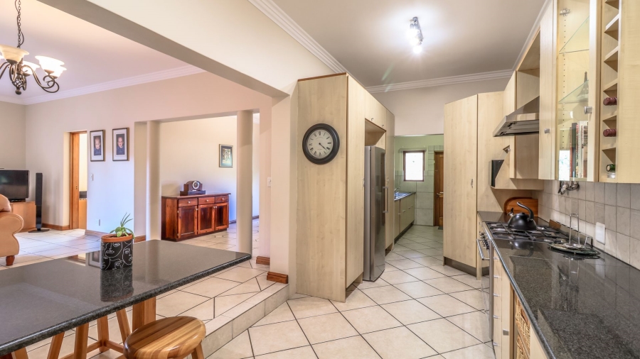 4 Bedroom Property for Sale in Tres Jolie Gauteng