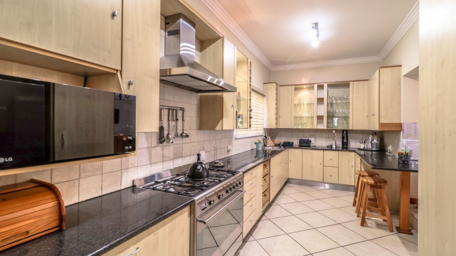 4 Bedroom Property for Sale in Tres Jolie Gauteng
