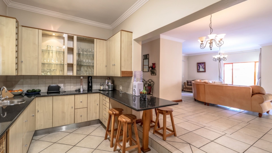 4 Bedroom Property for Sale in Tres Jolie Gauteng