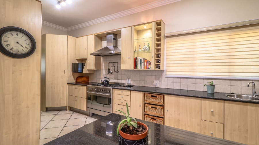 4 Bedroom Property for Sale in Tres Jolie Gauteng