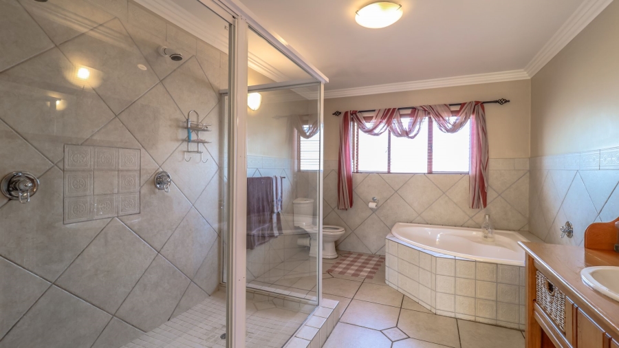 4 Bedroom Property for Sale in Tres Jolie Gauteng