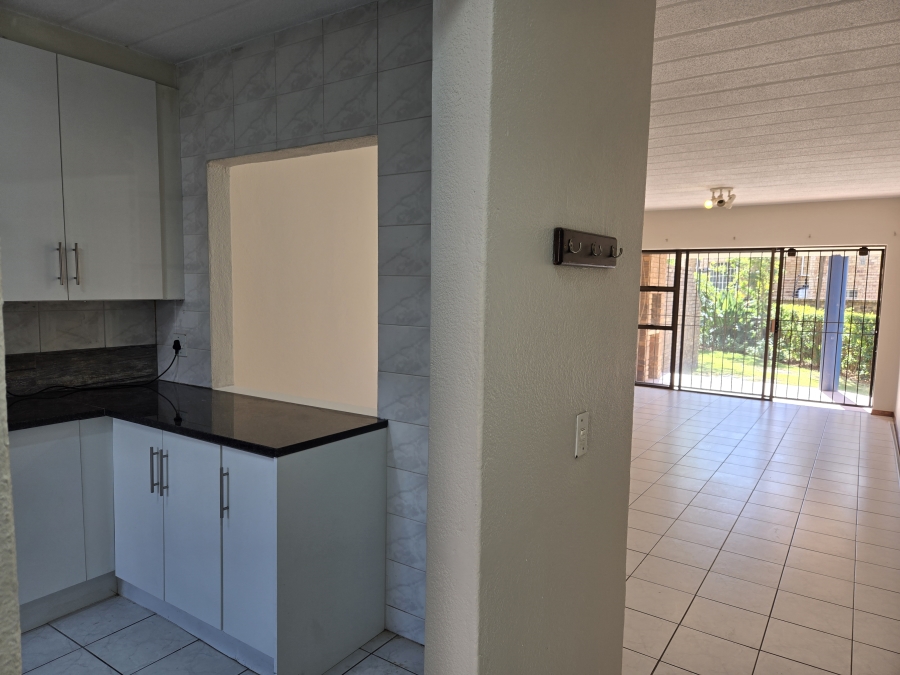 To Let 2 Bedroom Property for Rent in North Riding Gauteng