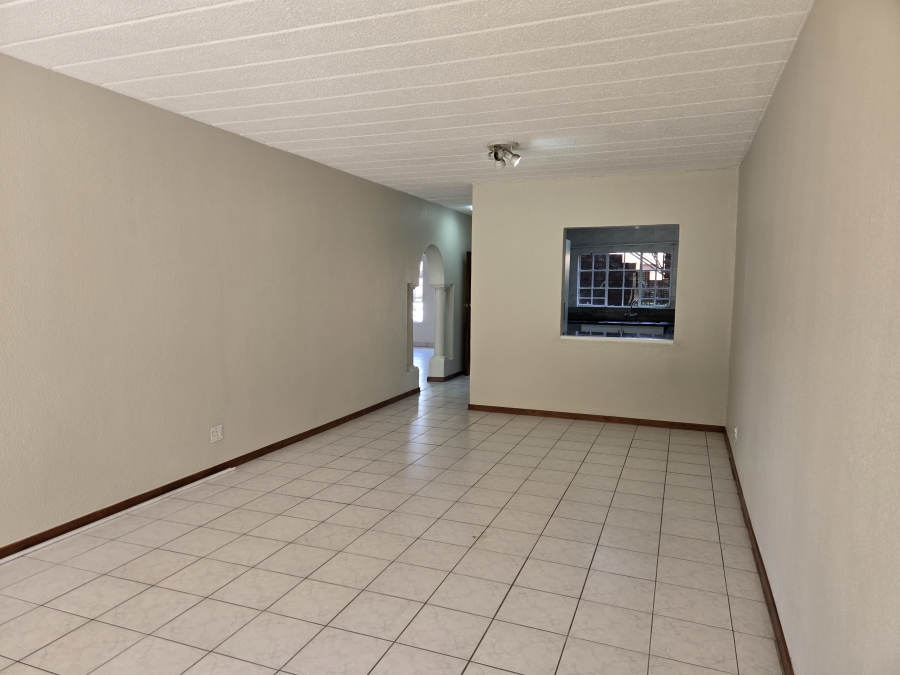 To Let 2 Bedroom Property for Rent in North Riding Gauteng