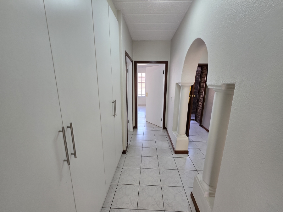 To Let 2 Bedroom Property for Rent in North Riding Gauteng