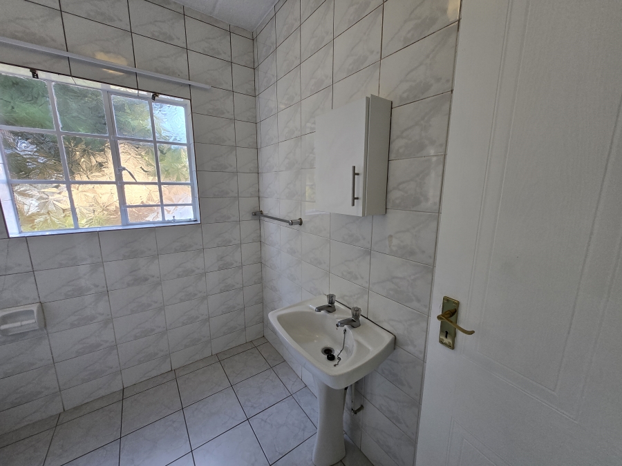 To Let 2 Bedroom Property for Rent in North Riding Gauteng