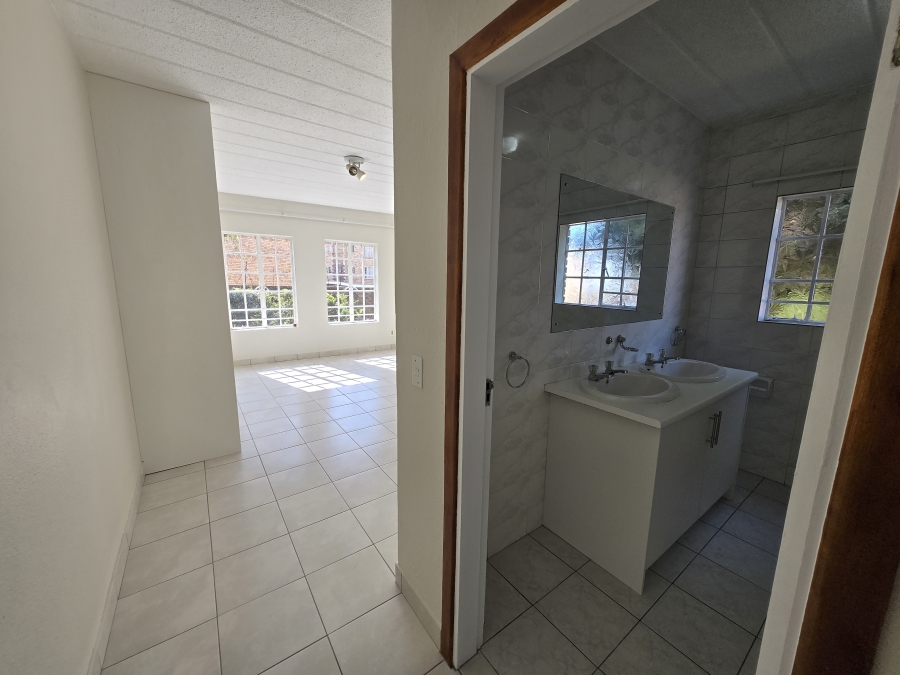 To Let 2 Bedroom Property for Rent in North Riding Gauteng