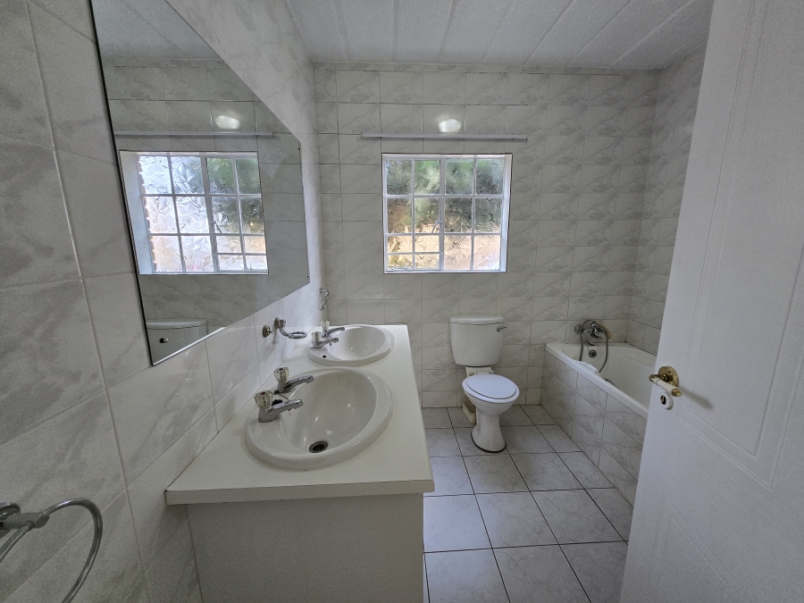 To Let 2 Bedroom Property for Rent in North Riding Gauteng
