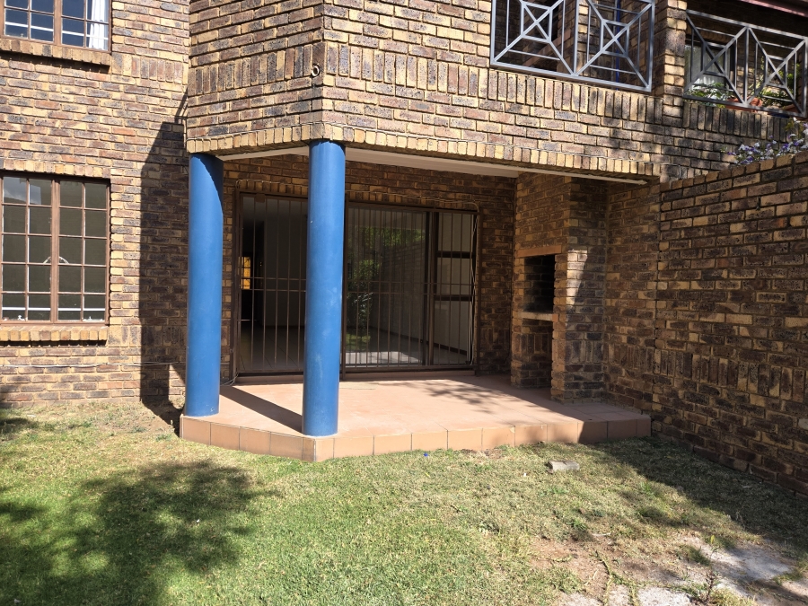 To Let 2 Bedroom Property for Rent in North Riding Gauteng
