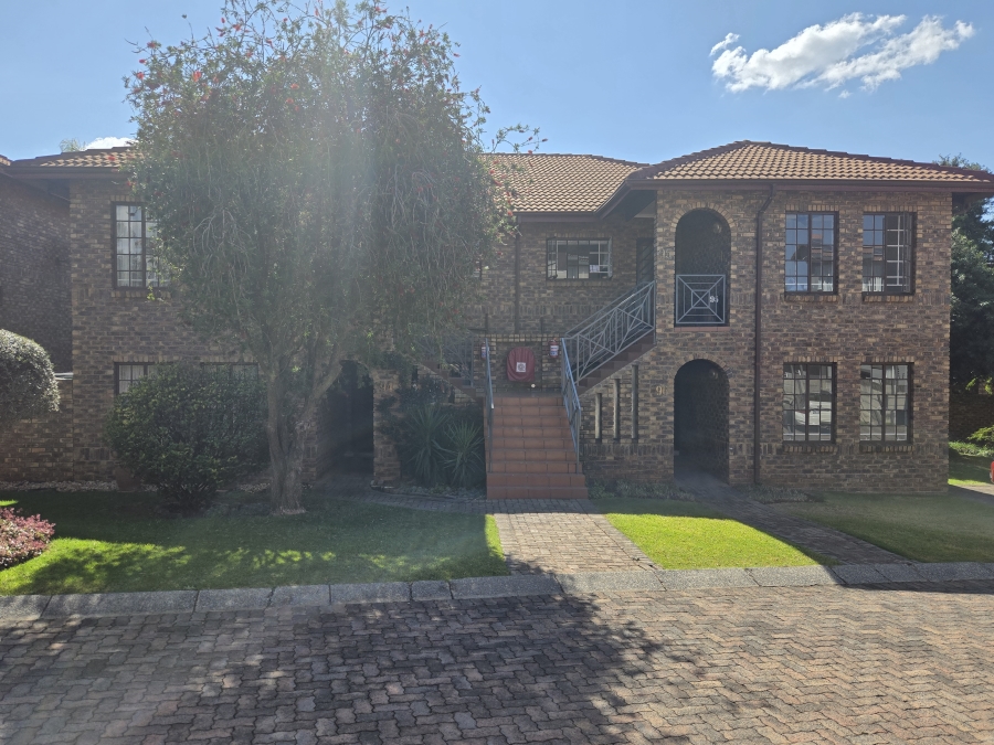 To Let 2 Bedroom Property for Rent in North Riding Gauteng