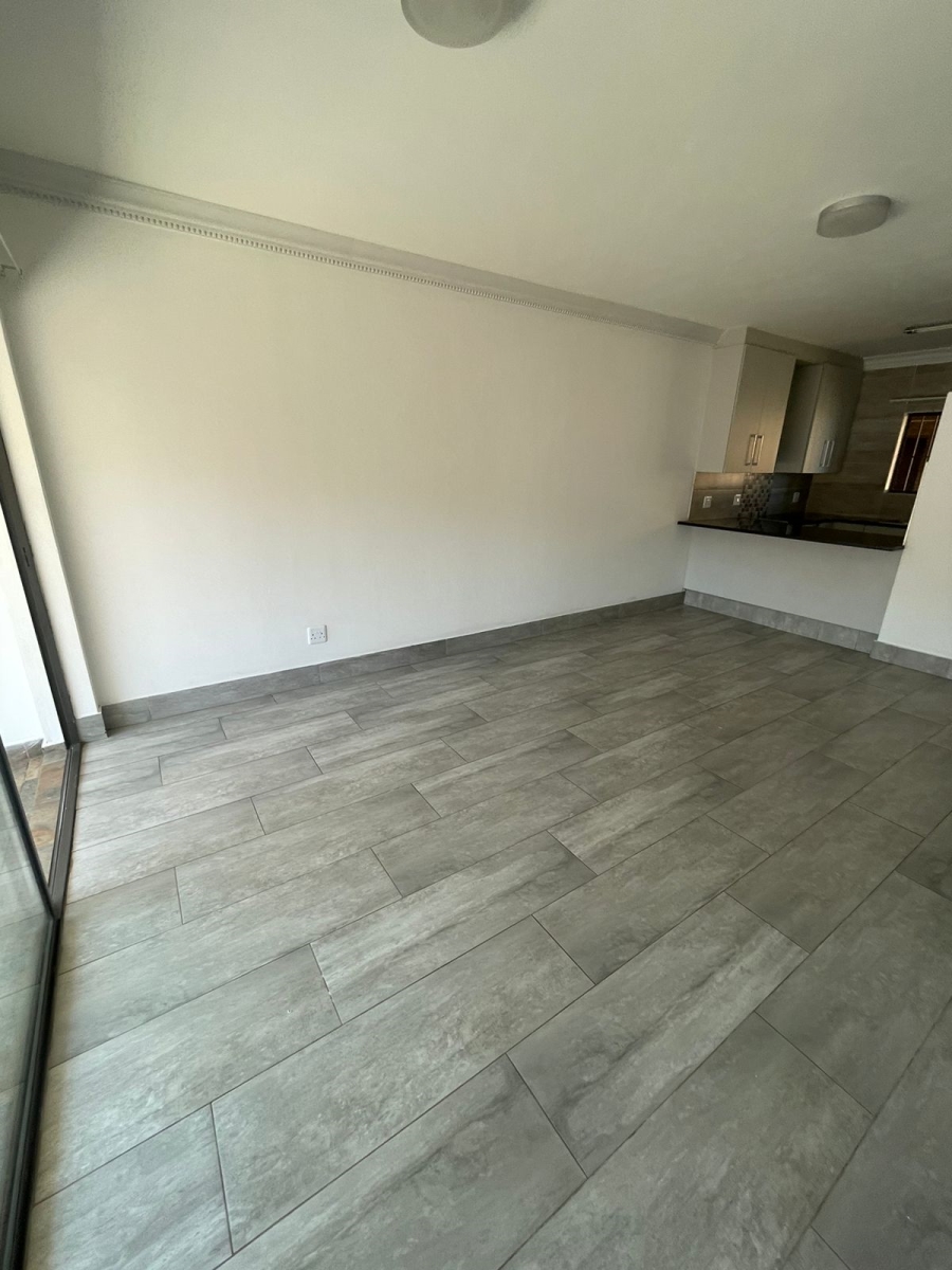 To Let 2 Bedroom Property for Rent in Oakdene Gauteng