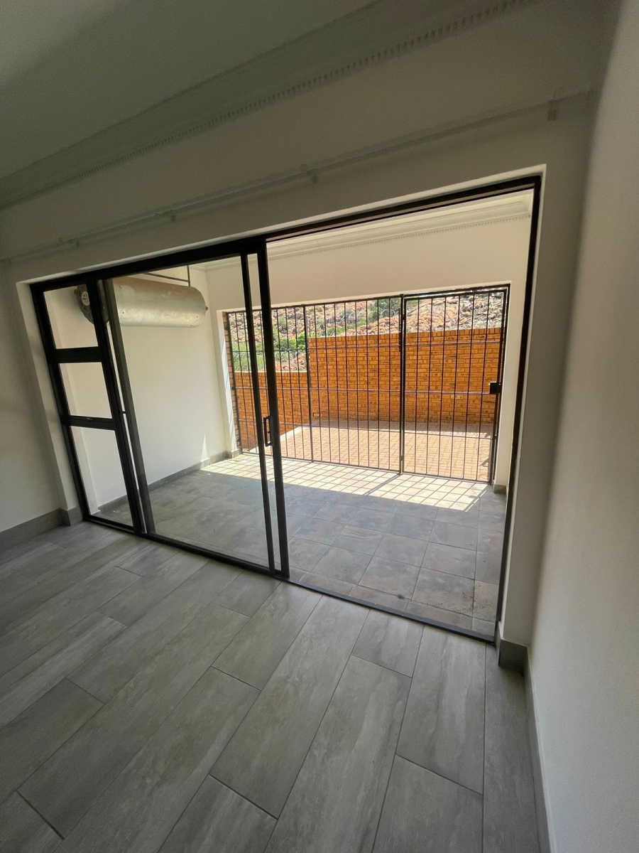 To Let 2 Bedroom Property for Rent in Oakdene Gauteng